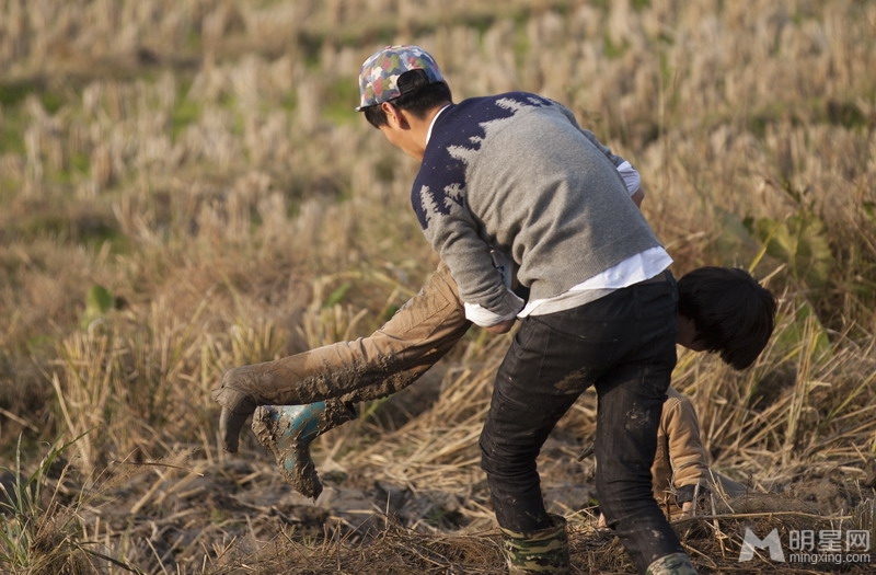 爸爸去哪儿第九期全纪录 调换父子见真情