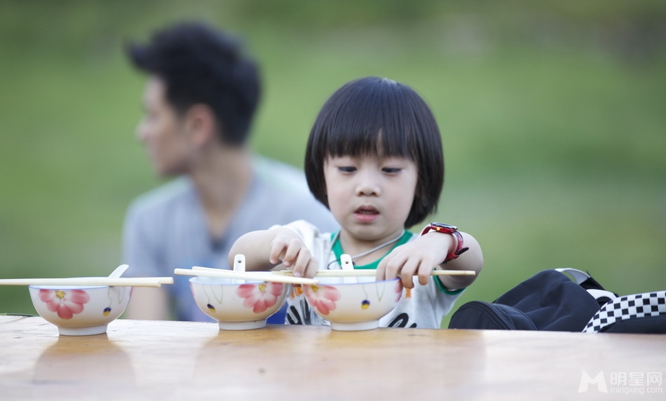 爸爸去哪儿林志颖儿子小kimi可爱十足萌化网友