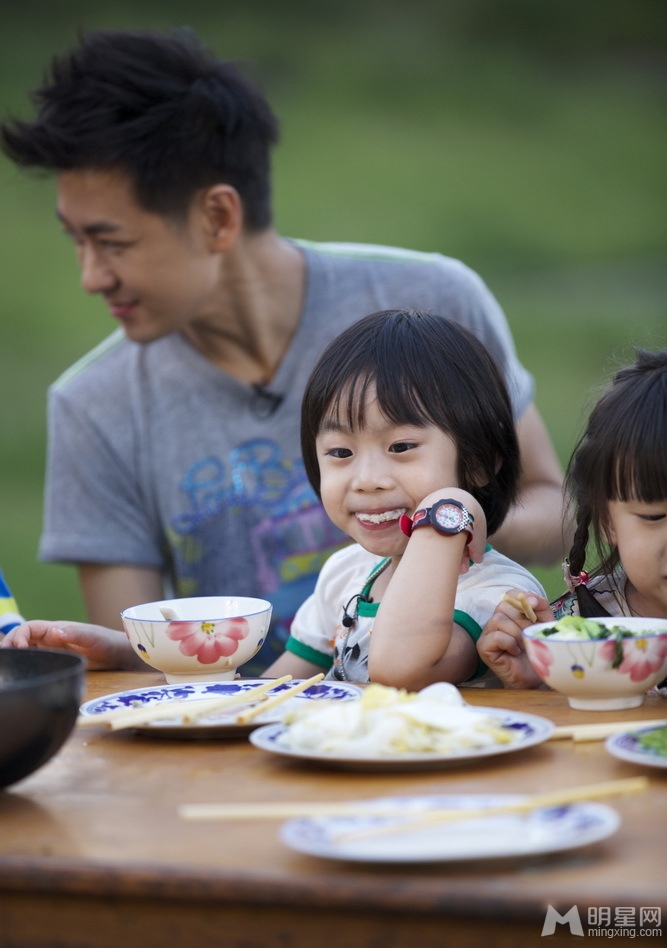 爸爸去哪儿最新现场照 各位宝贝齐卖萌
