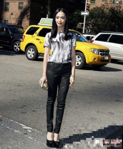 盘点演艺圈女星大长美腿全智贤美艳破表