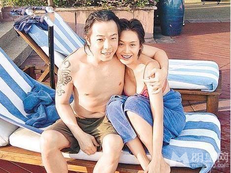 朱茵遭父亲长时间家暴 黄贯中微博怒斥照曝光
