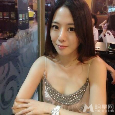 陶喆未婚妻私照曝光 清纯可人秀酥胸