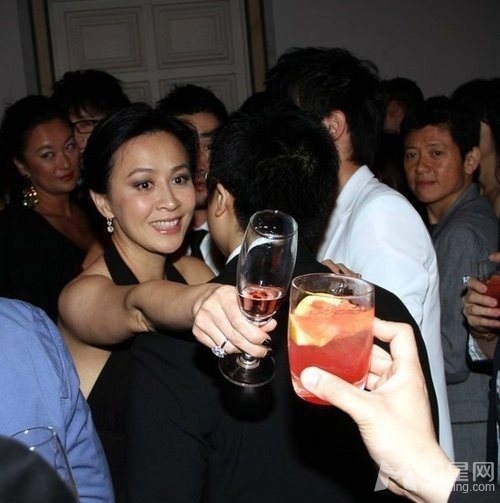 刘嘉玲张雨绮 明星婚戒克拉大PK