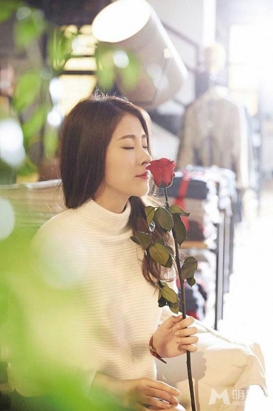 单身勿点 明星情人节写真大比拼