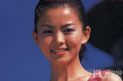 李湘15年前青涩照曝光 笑容甜美清纯无限