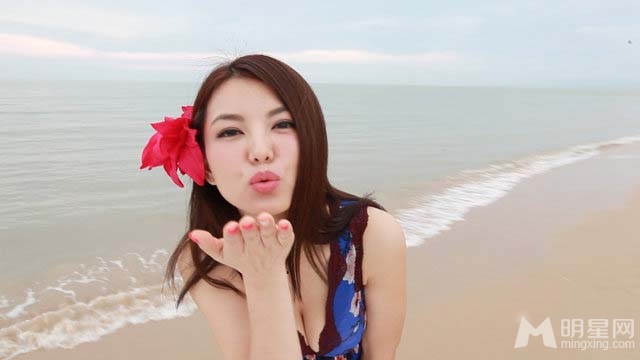 李湘超级减肥王宣传片 海边大秀美胸