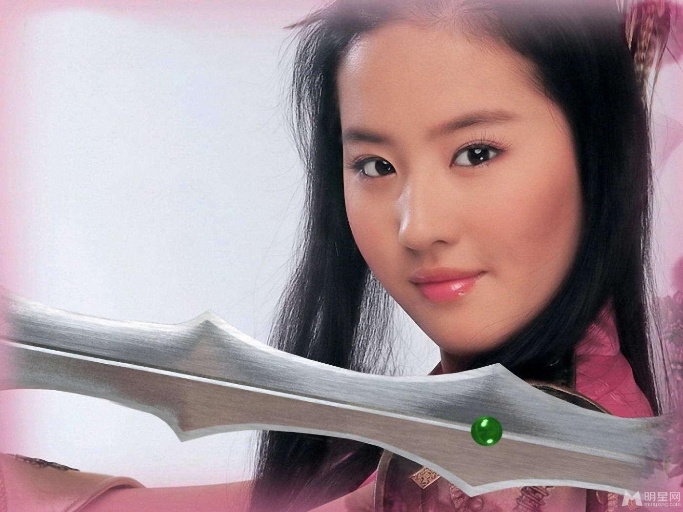 刘亦菲变身武侠少女 魅力性感古装写真