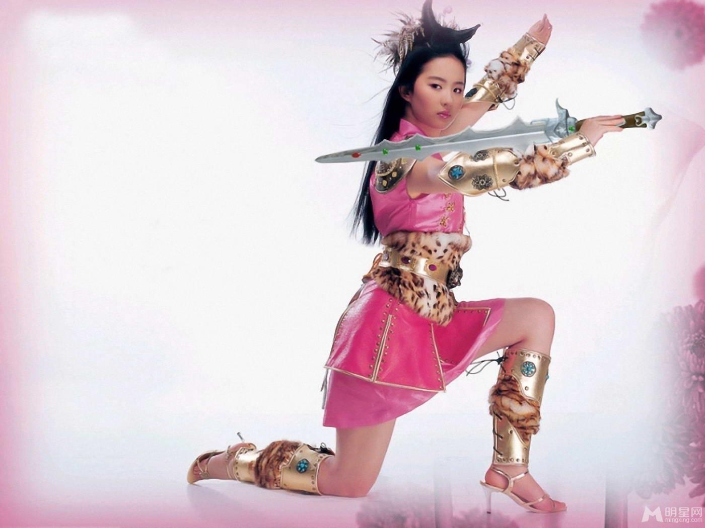 刘亦菲变身武侠少女 魅力性感古装写真