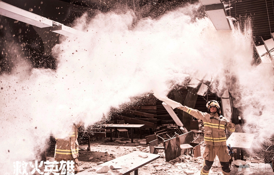 救火英雄尘爆片段 谢霆锋获赞帅气