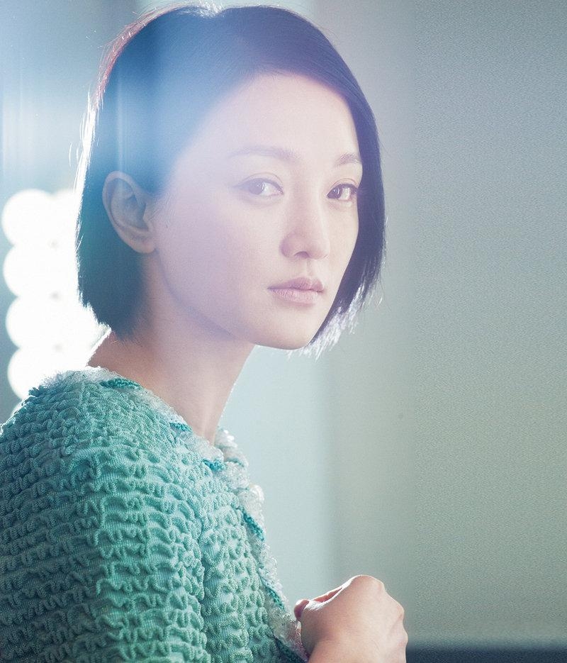 周迅登国际杂志创刊号 散发女人魅力