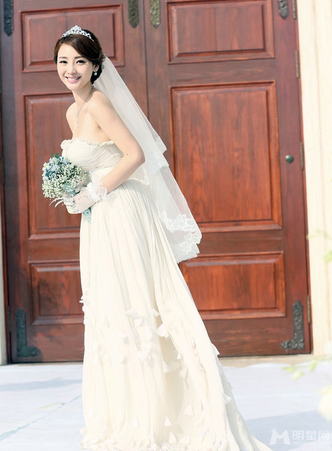 柳岩咱们结婚吧披婚纱 黄金剩女终觅幸福