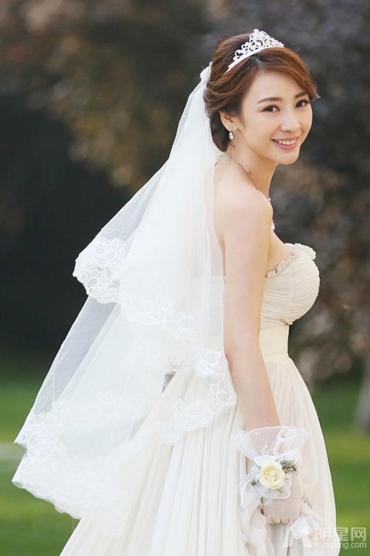 柳岩咱们结婚吧披婚纱 黄金剩女终觅幸福