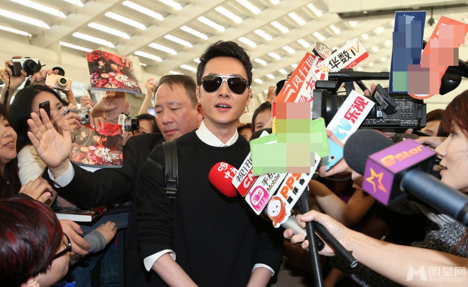 冯绍峰抵台宣传兰陵王 粉丝疯狂引机场骚乱