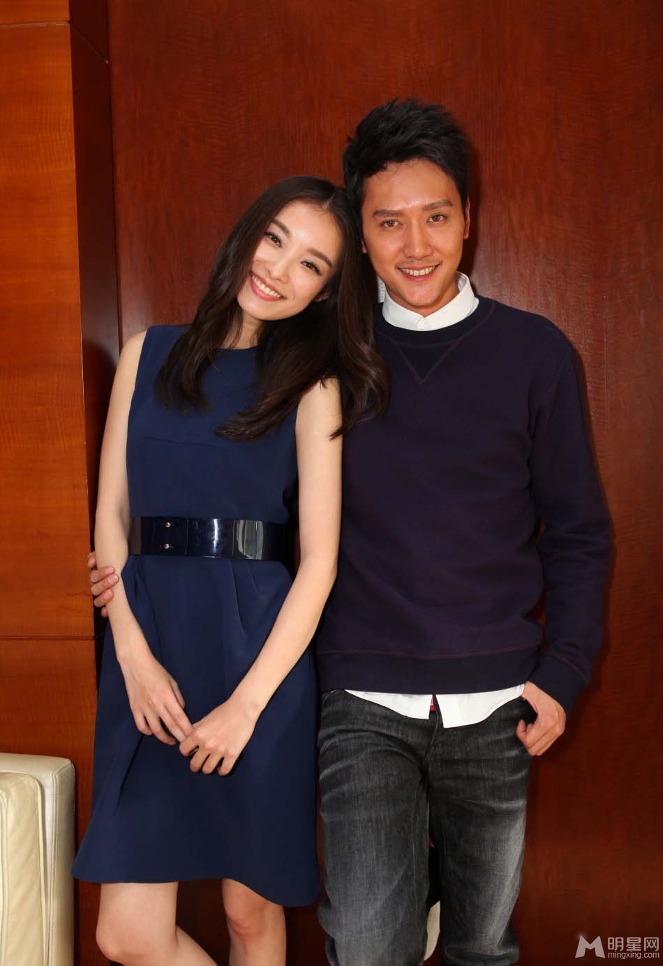 冯绍峰倪妮出席活动 大谈戏里戏外甜蜜纠葛
