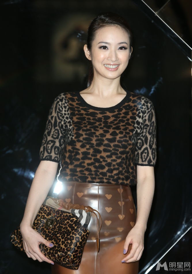 林依晨透视裙装亮相 性感抢镜