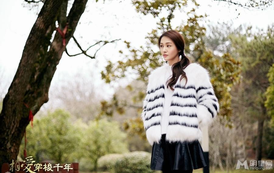 郑爽《相爱穿梭千年》唯美剧照 林湘湘成失忆恋人