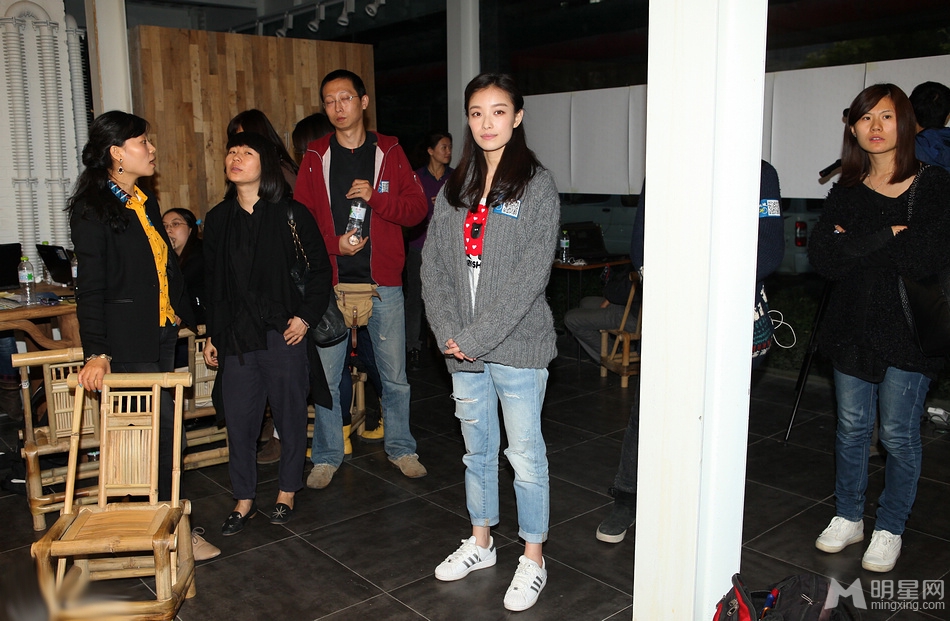 倪妮出席饥饿24时公益活动