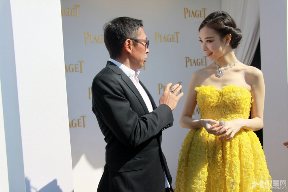 倪妮优雅长裙亮相美国电影独立精神奖