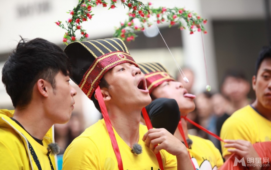 奔跑吧兄弟最新剧照 陈赫逗哭张歆艺