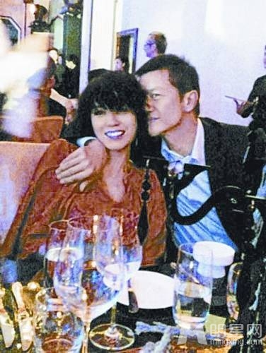 王菲李亚鹏协议离婚 图集盘点以往恩爱瞬间