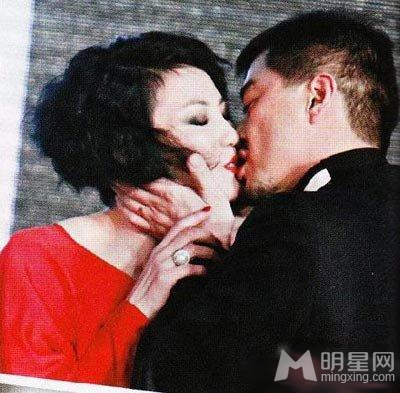 王菲李亚鹏协议离婚 图集盘点以往恩爱瞬间