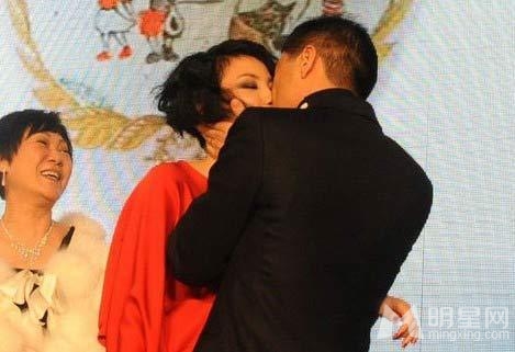 王菲李亚鹏协议离婚 图集盘点以往恩爱瞬间