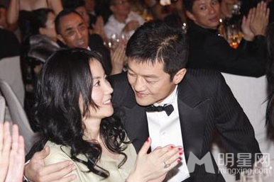 王菲李亚鹏协议离婚 图集盘点以往恩爱瞬间