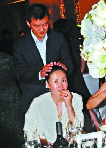 王菲李亚鹏协议离婚 图集盘点以往恩爱瞬间