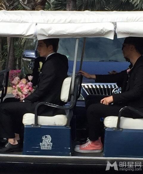 王栎鑫快男伴郎团曝光 魏晨苏醒再聚首
