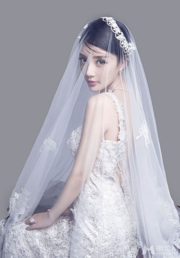 李小璐唯美婚纱大片 前凸后翘完美新娘