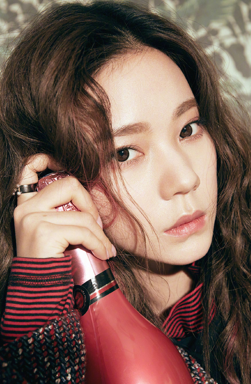 火箭少女紫宁甜美俏丽时尚写真图片