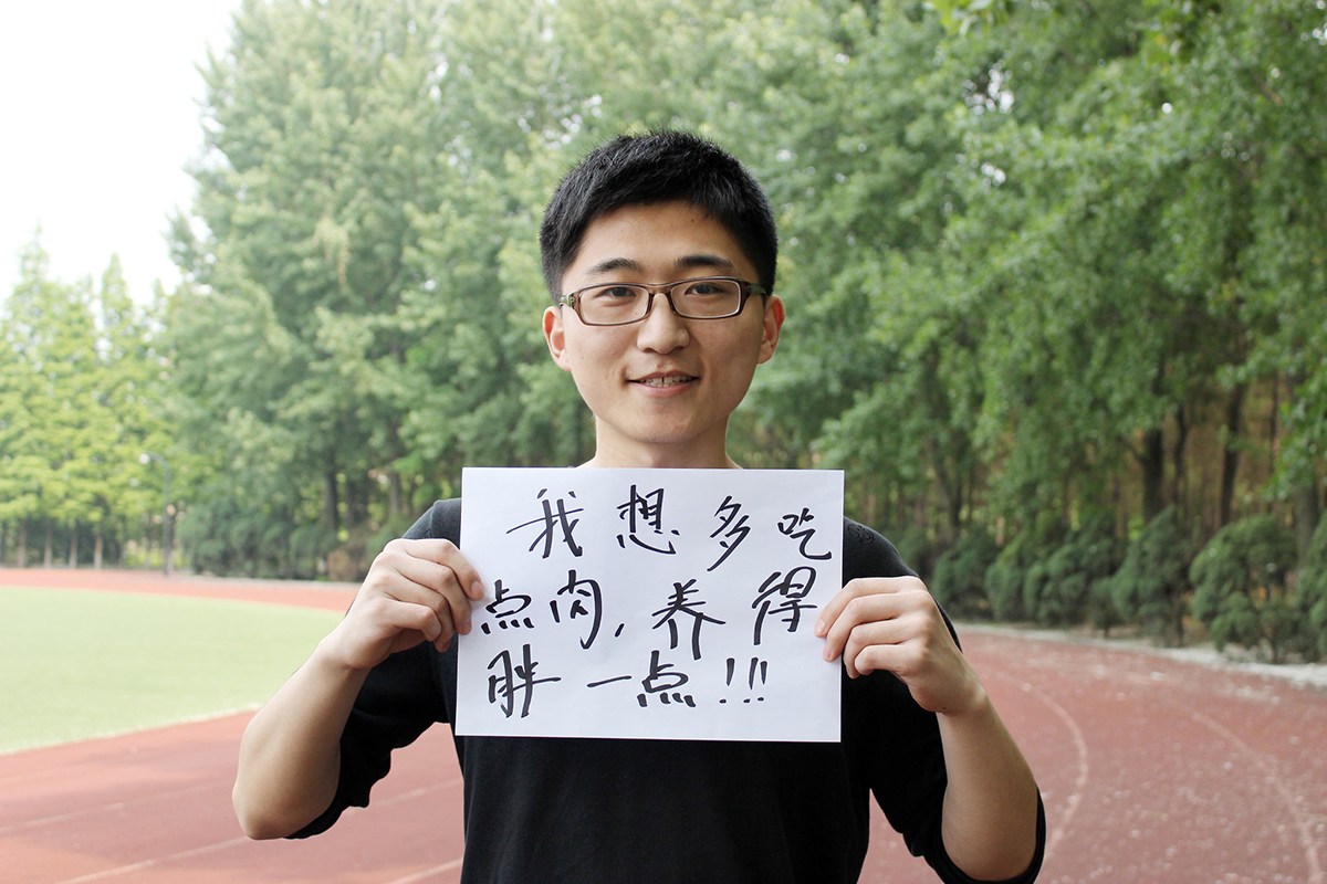 大学生另类毕业照 另类姿势致另类青春