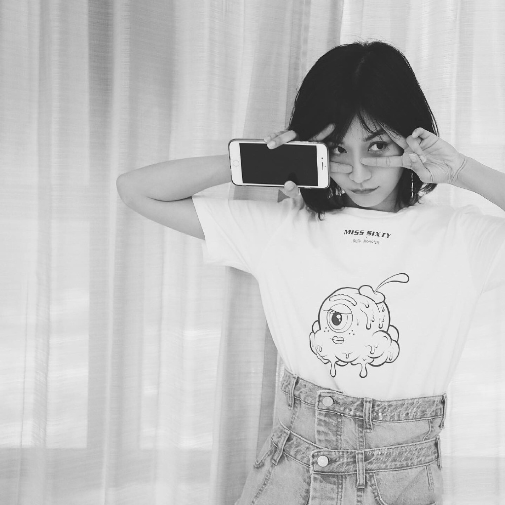 田沅黑白光影质感写真图片