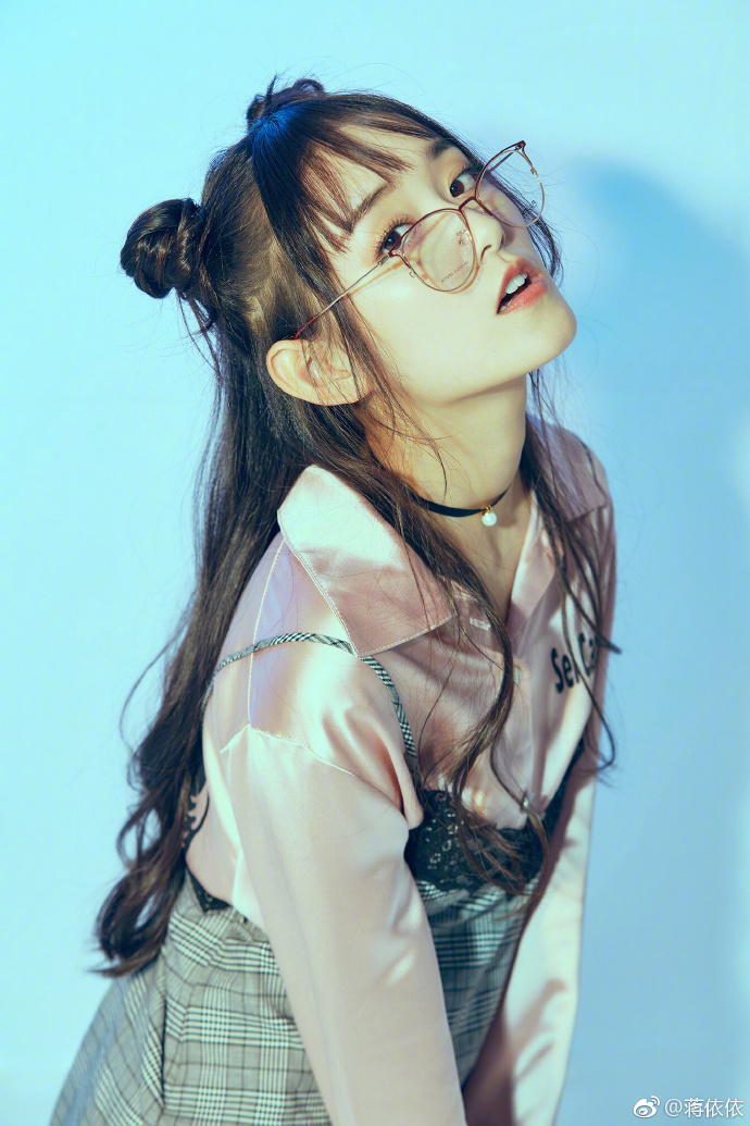 蒋依依图片 蒋依依可爱俏皮写真图片