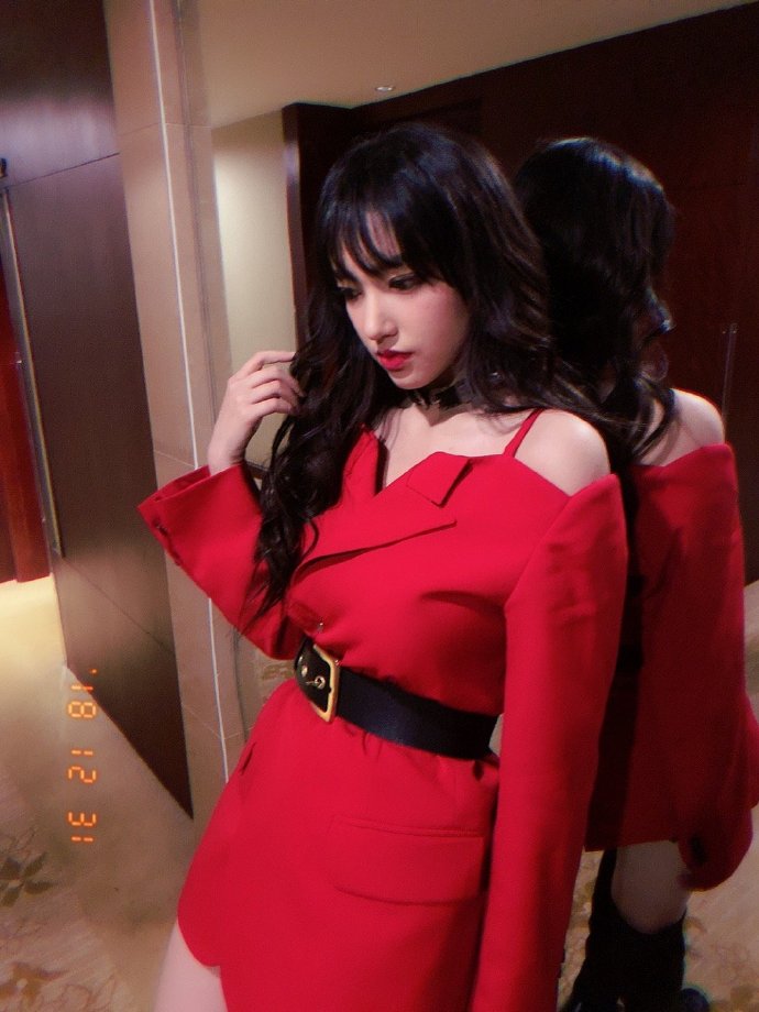 程潇湖南卫视跨年演唱会写真图片