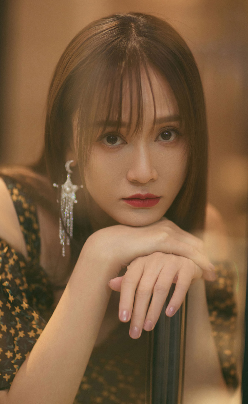 陈乔恩轻盈飘逸迷人写真图片