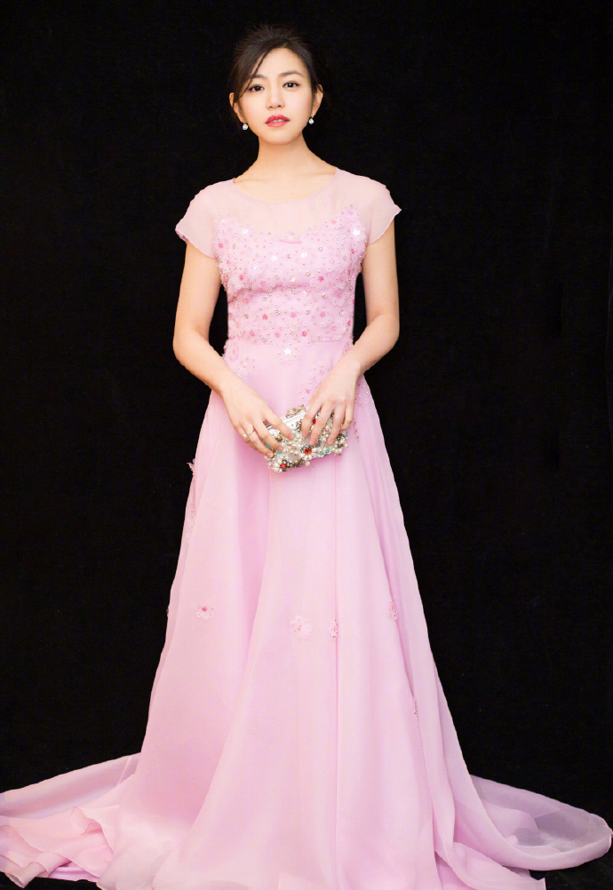 陈妍希甜美粉色长裙优雅性感写真图片