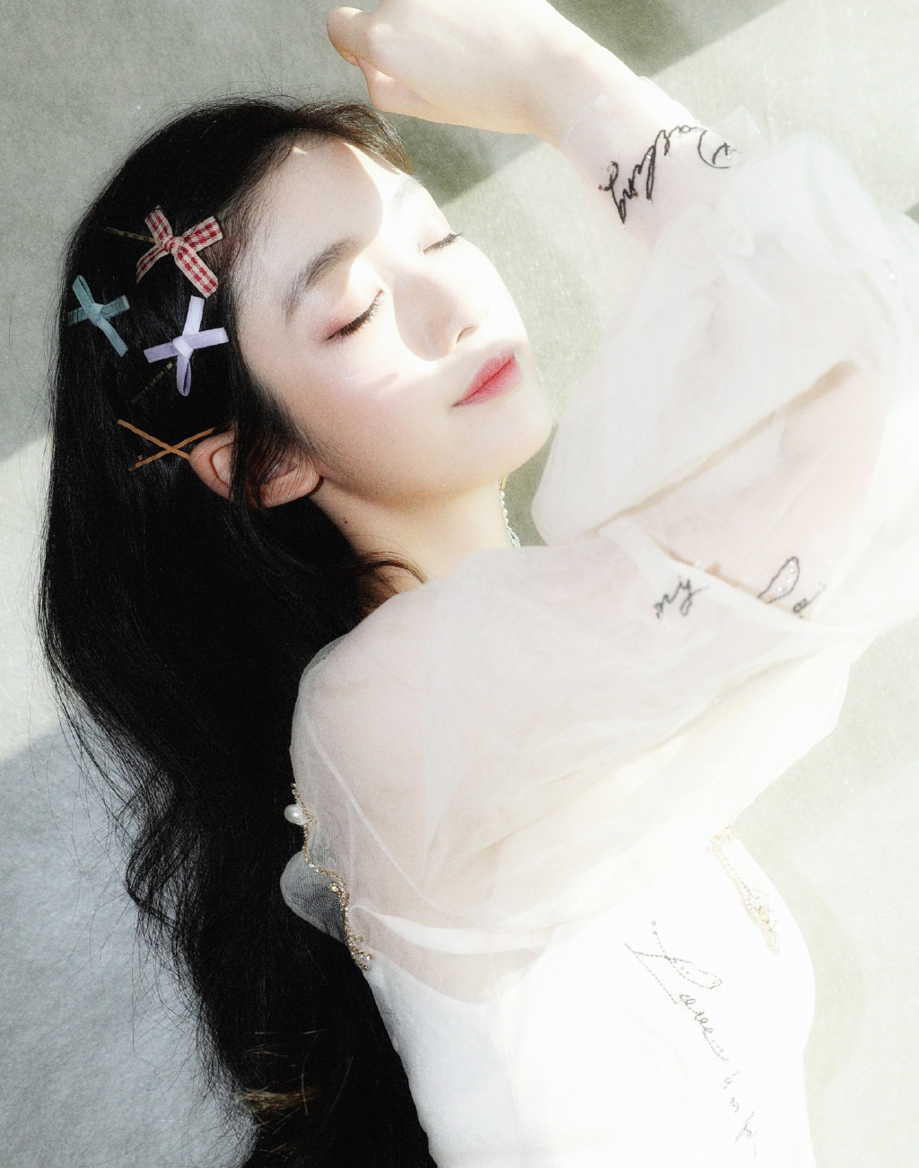戚砚笛仙气甜美写真图片