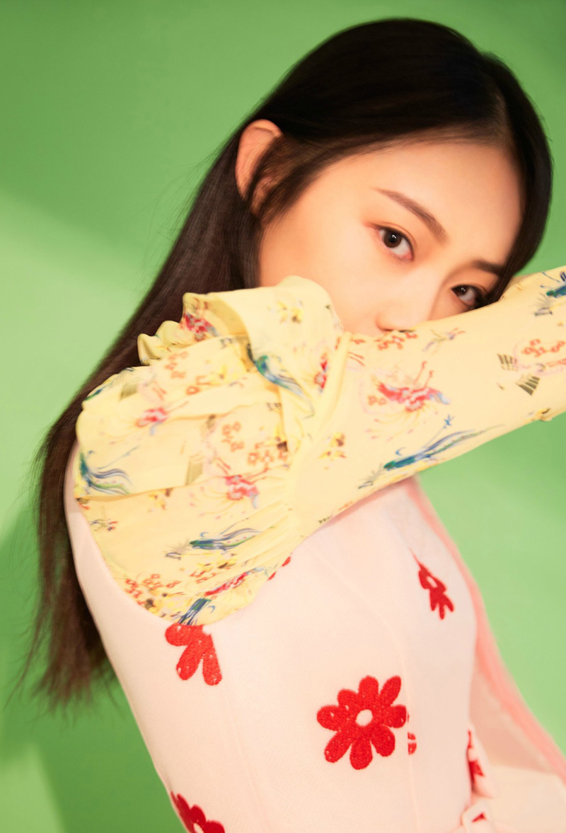 吴佳怡温柔甜美写真图片