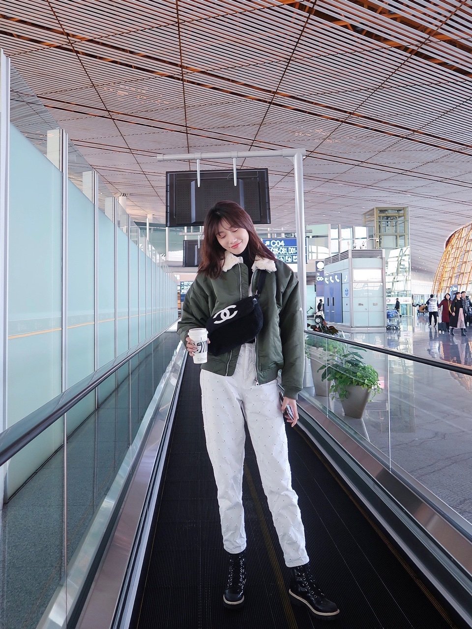 李斯羽清秀时尚机场图片