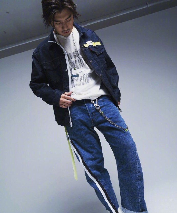 陈柏霖牛仔春装酷帅写真图片