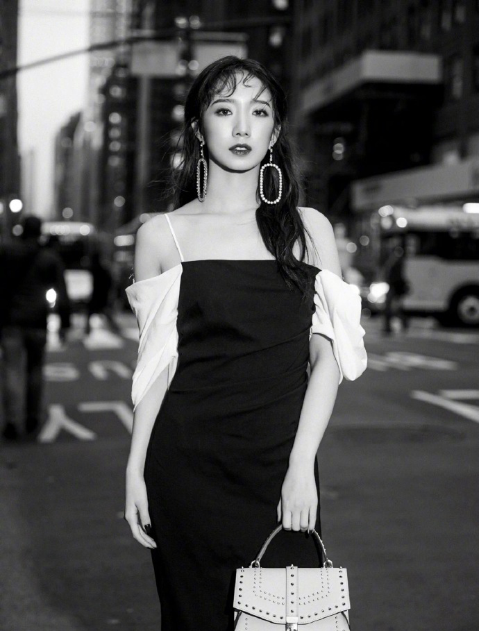 孟美岐魅力性感大片写真图片