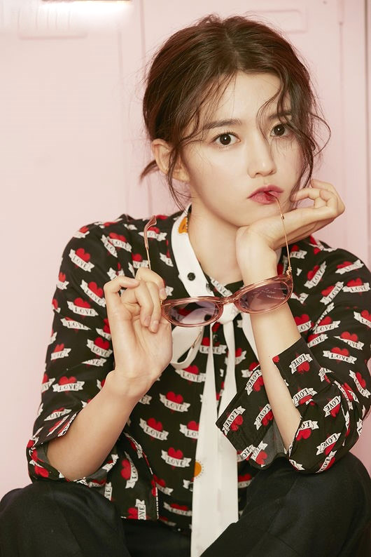 韩国女星南宝拉最新时尚写真图片