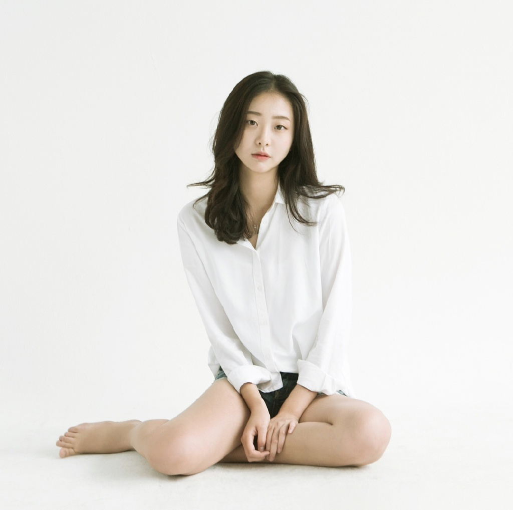 金多美白色衬衣清爽性感写真
