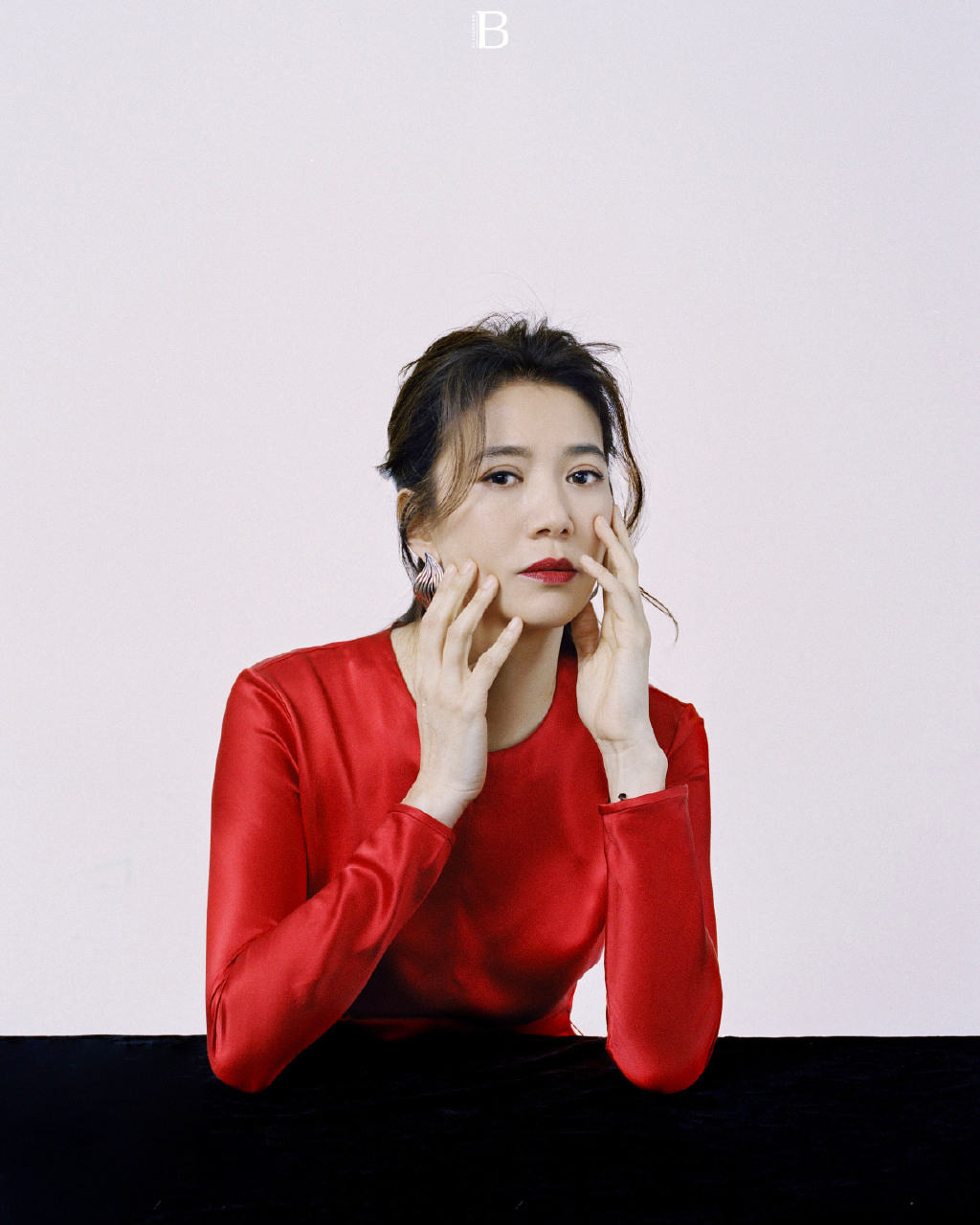袁咏仪性感杂志封面写真图片