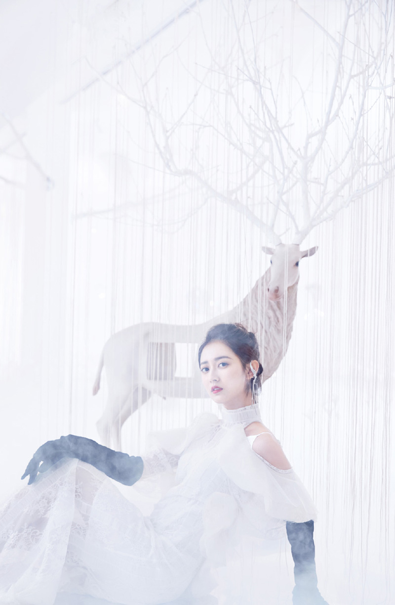 陈钰琪性感妩媚时尚杂志写真图片