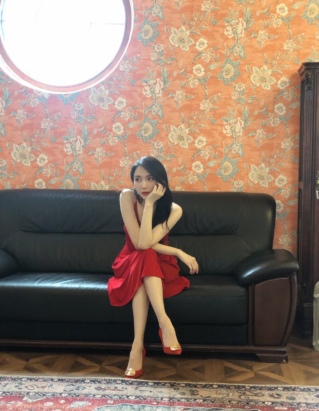 SNH48陆婷吊带红裙性感图片