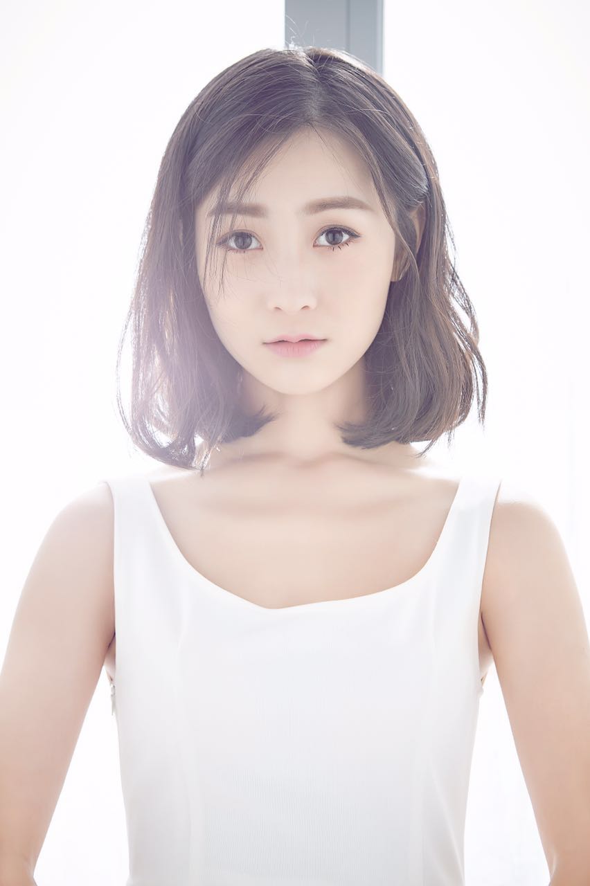 张维娜清新脱俗简约写真高清图片