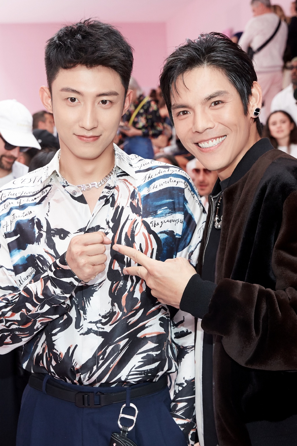 向佐图片 向佐帅气活动照图片