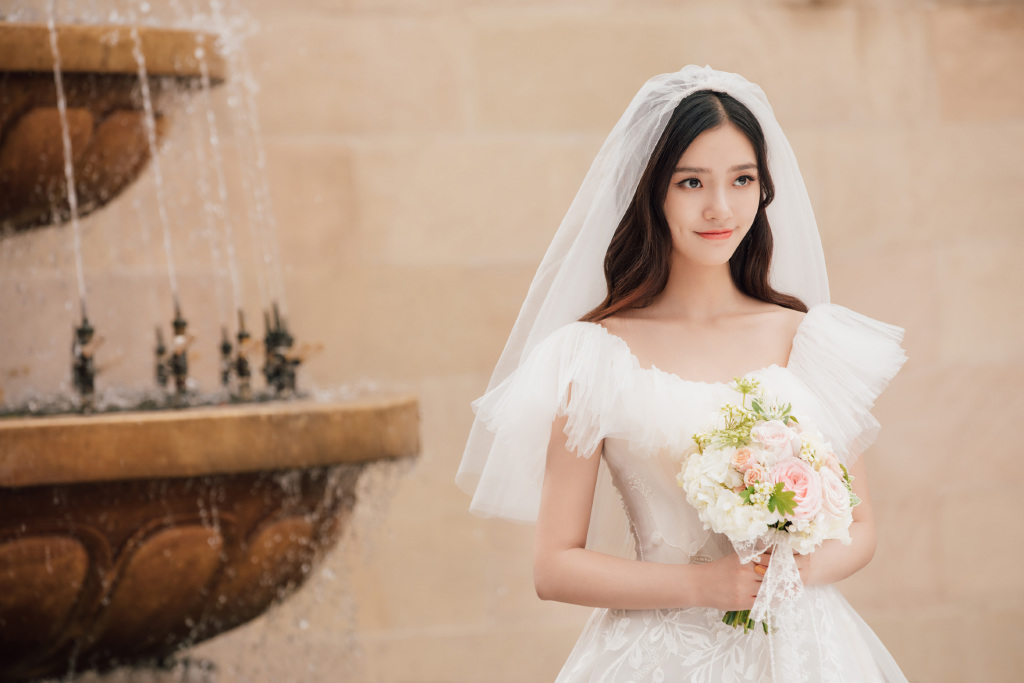林允婚纱仙气写真图片